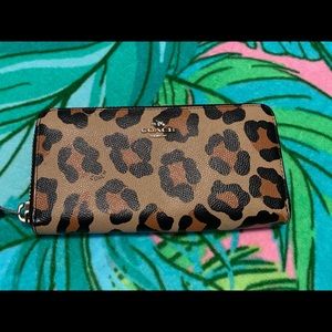 Leopard accordion wallet